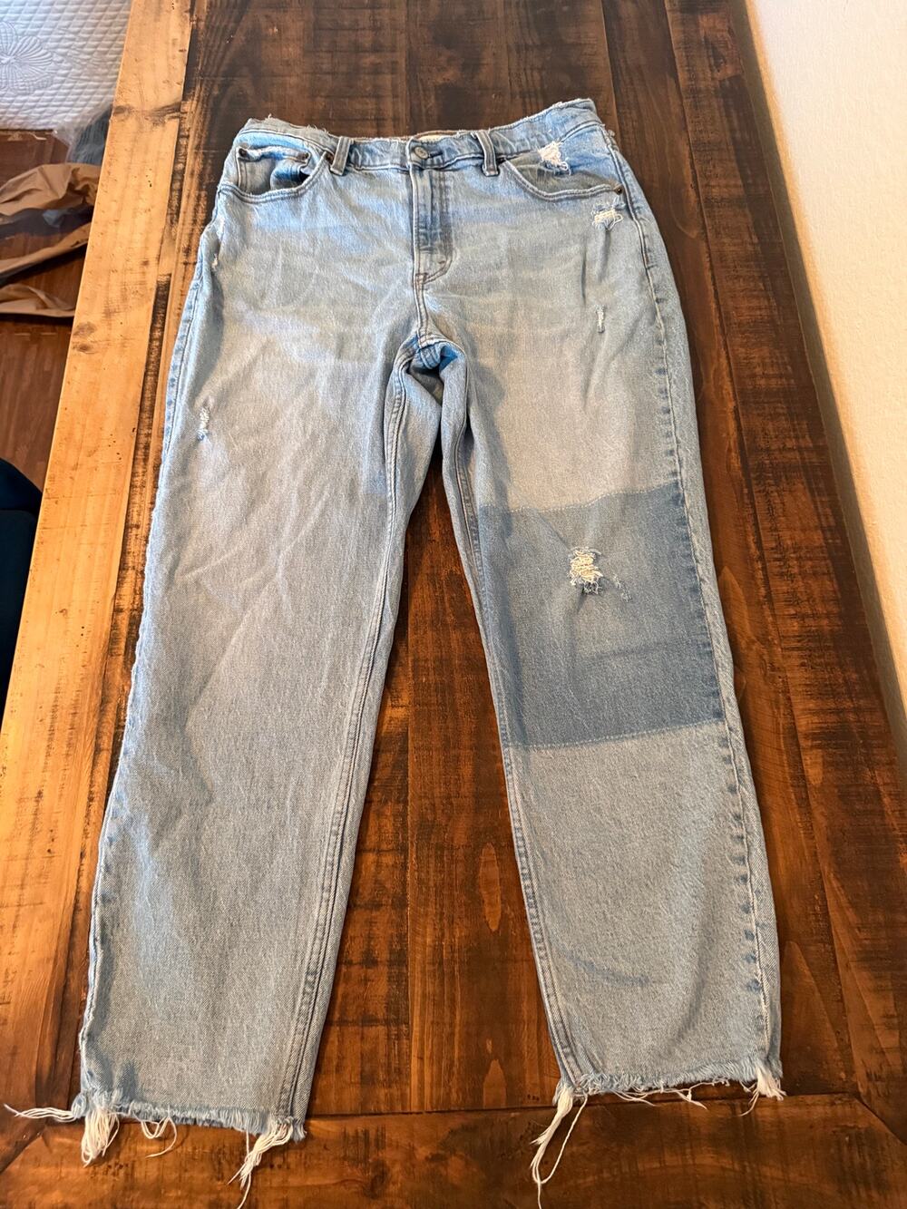 Abercrombie & Fitch The Mom High Rise Jeans 31 12R Light Wash Distressed Raw Hem